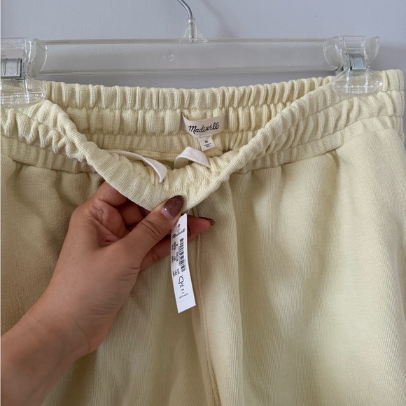 NWT Madewell Dolphin-Hem Shorts: Botanical Dye Edition - Picture 7 of 9
